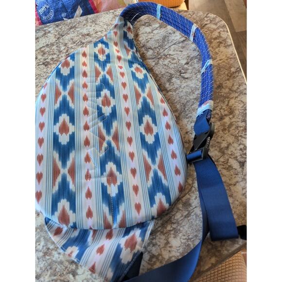 KAVU Rope Sling Bag - Design: River Ikat - Measures 18"x11"x4" - New - Picture 4 of 5